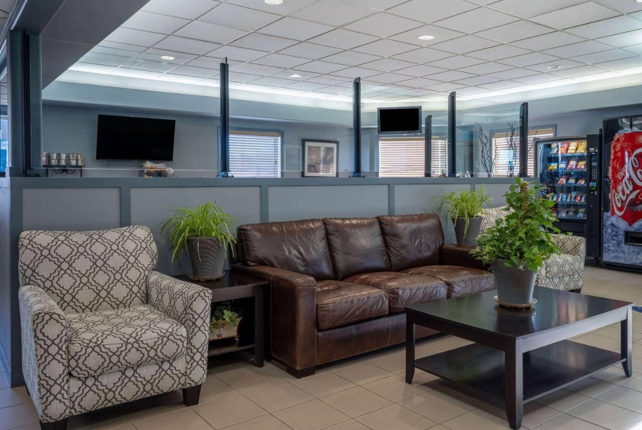 Super 8 By Wyndham Edmonton International Airport Hotel Leduc Exterior foto