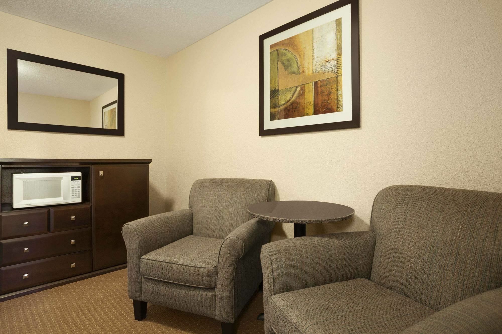 Super 8 By Wyndham Edmonton International Airport Hotel Leduc Exterior foto
